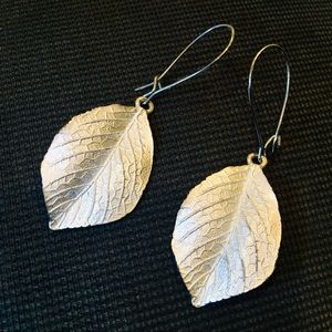 ✨Silver leaf drop earrings✨ 🍂